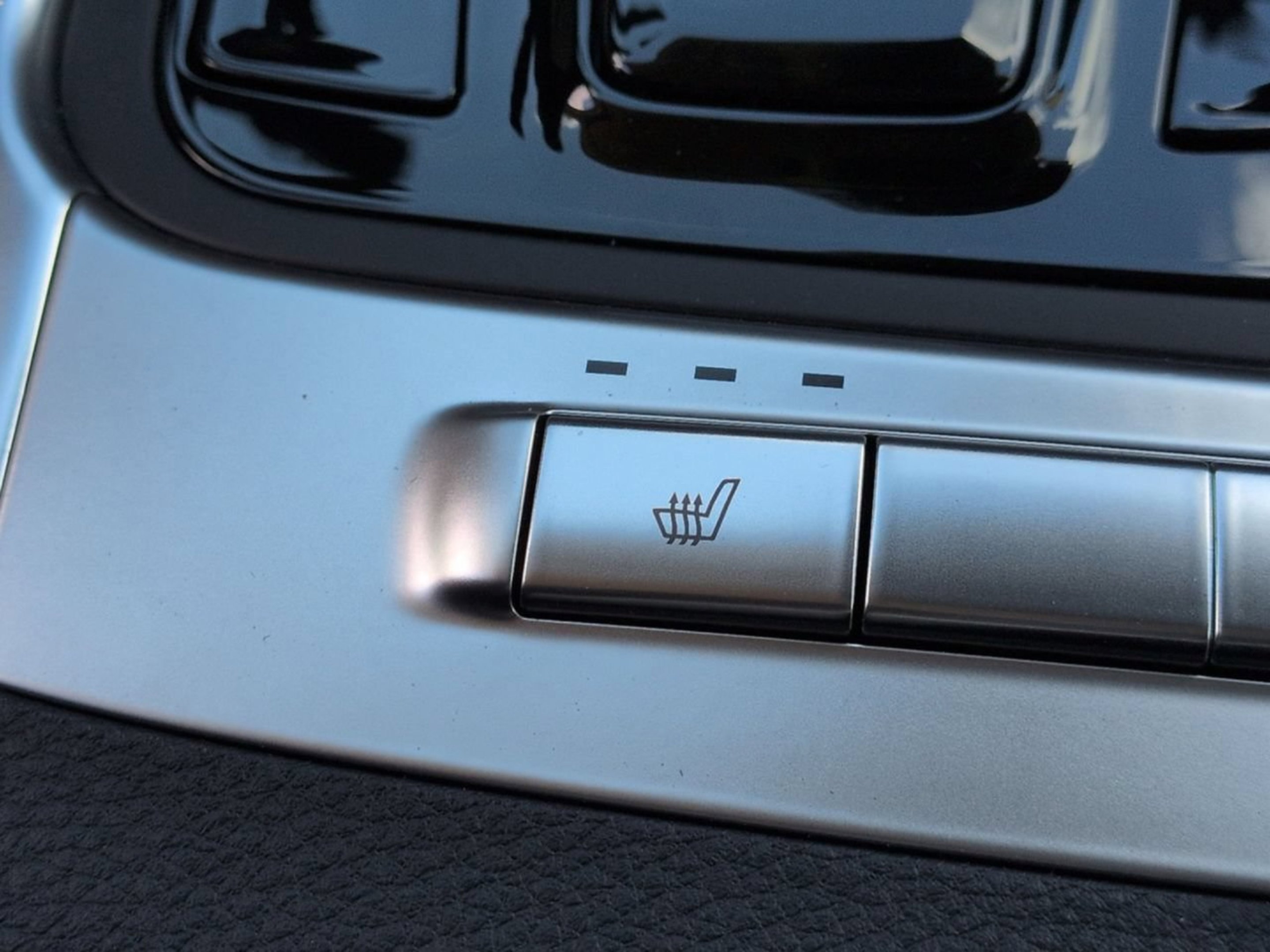 New 2026 Snow White Pearl Kia EX image 29