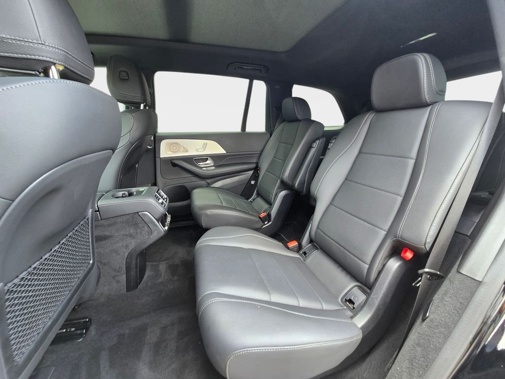 Used 2025  Mercedes-Benz GLS 450 image 17