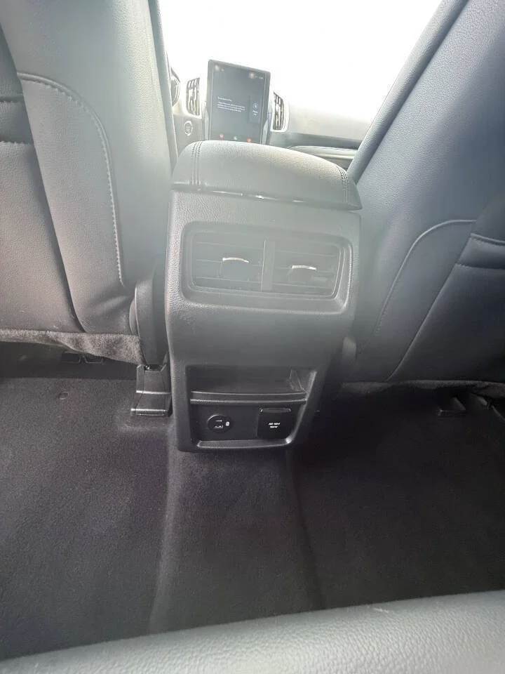 Used 2022 Agate Black Ford SEL AWD 4dr Crossover image 9
