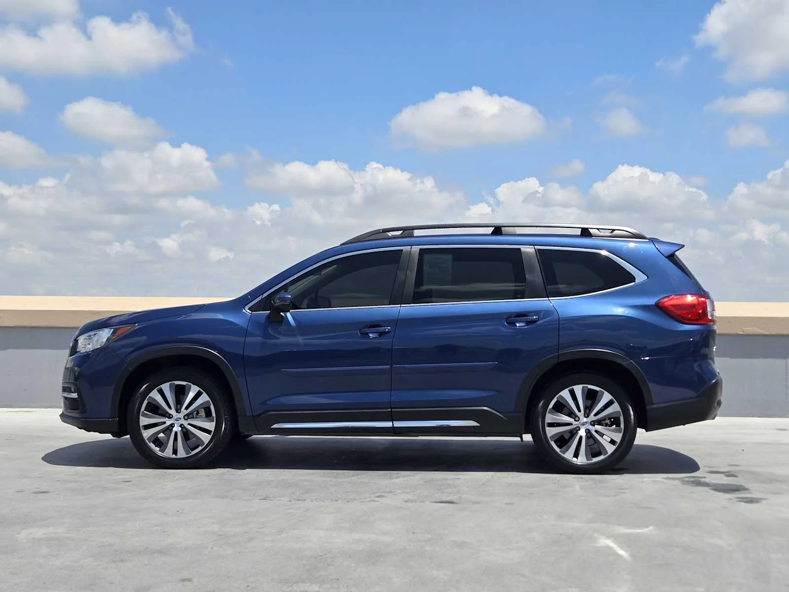 Used 2020 Abyss Blue Pearl Subaru Limited image 4