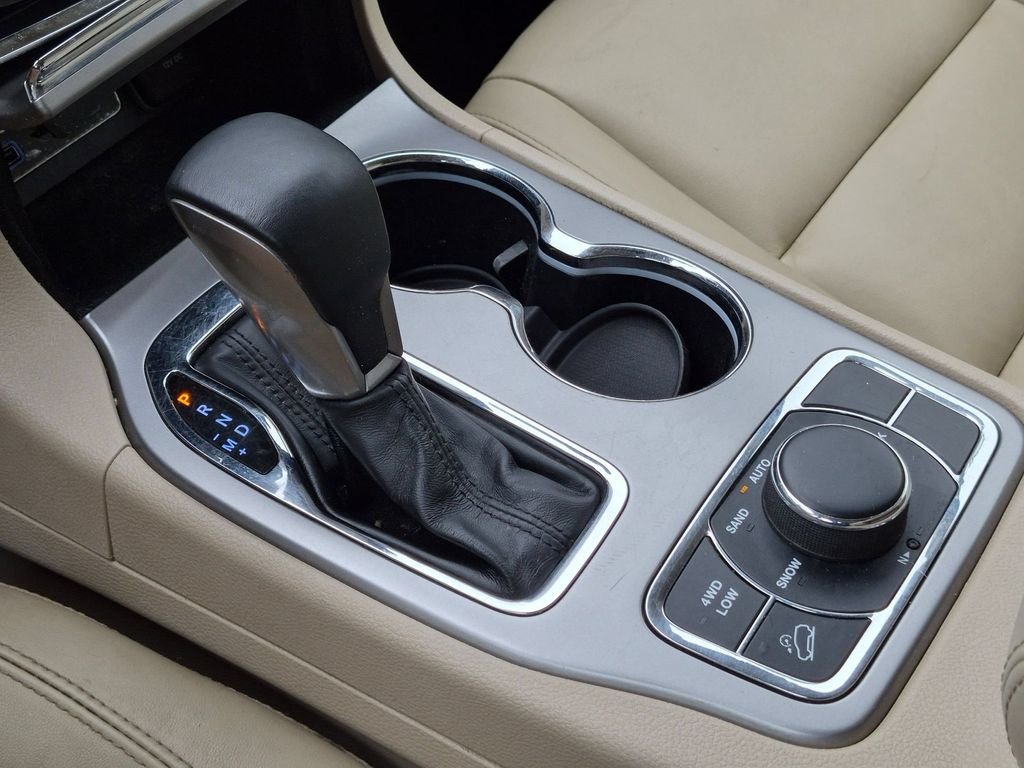 Used 2021 White Jeep Limited image 17
