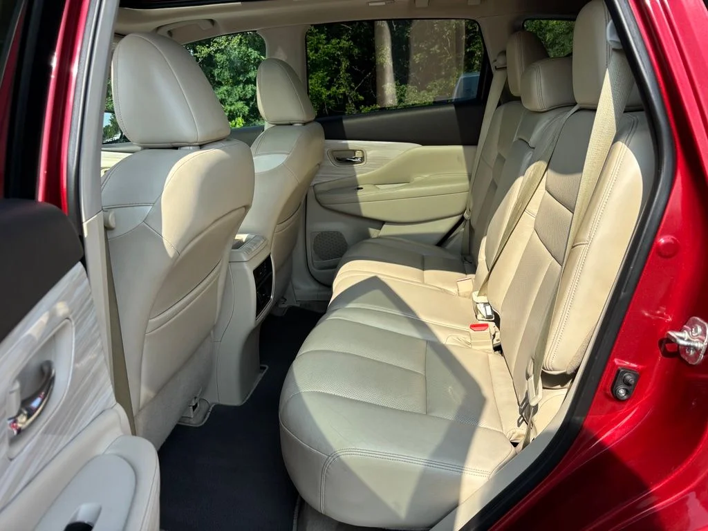 Used 2015 Red Nissan Platinum image 7