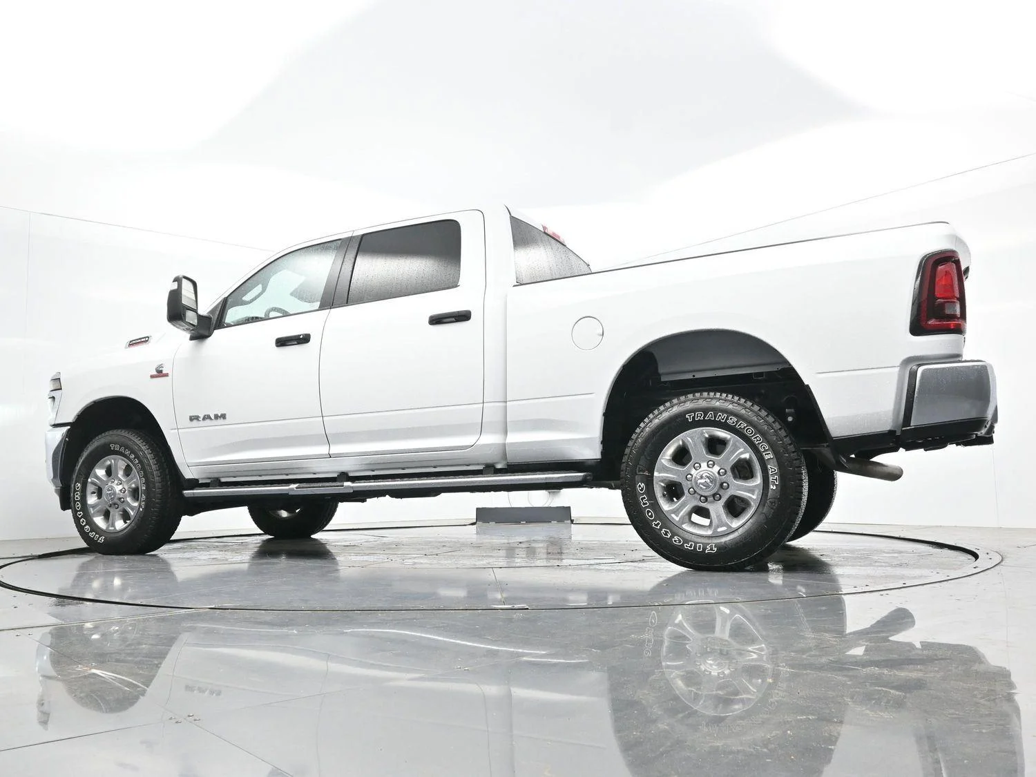 Used 2025 White Ram Big Horn image 48