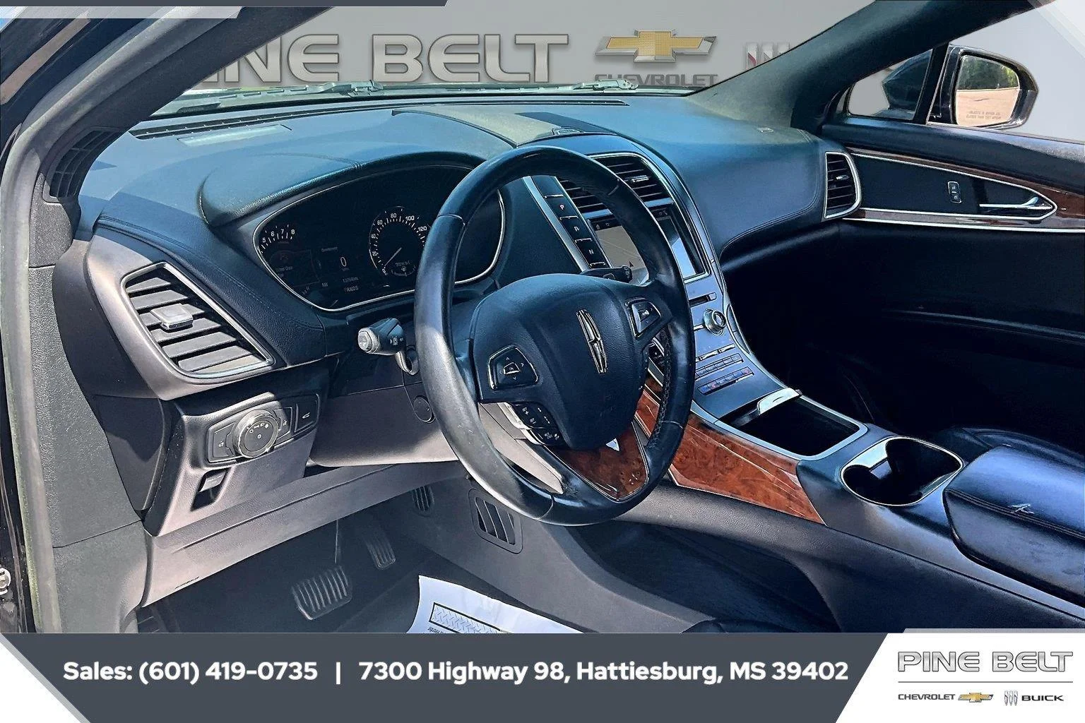 Used 2018 Black Velvet Lincoln Reserve image 12