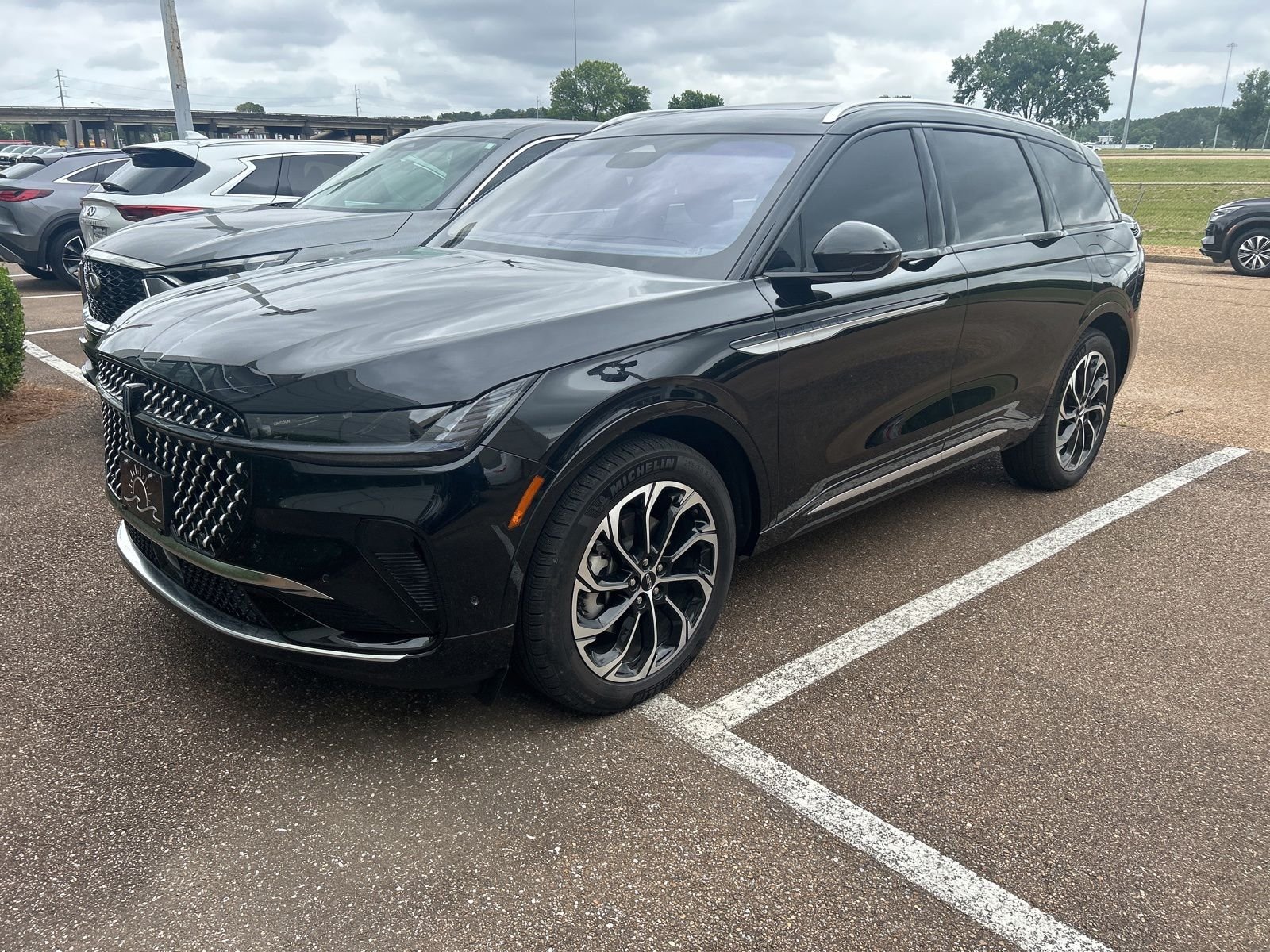 Used 2024 Black Lincoln Reserve image 2