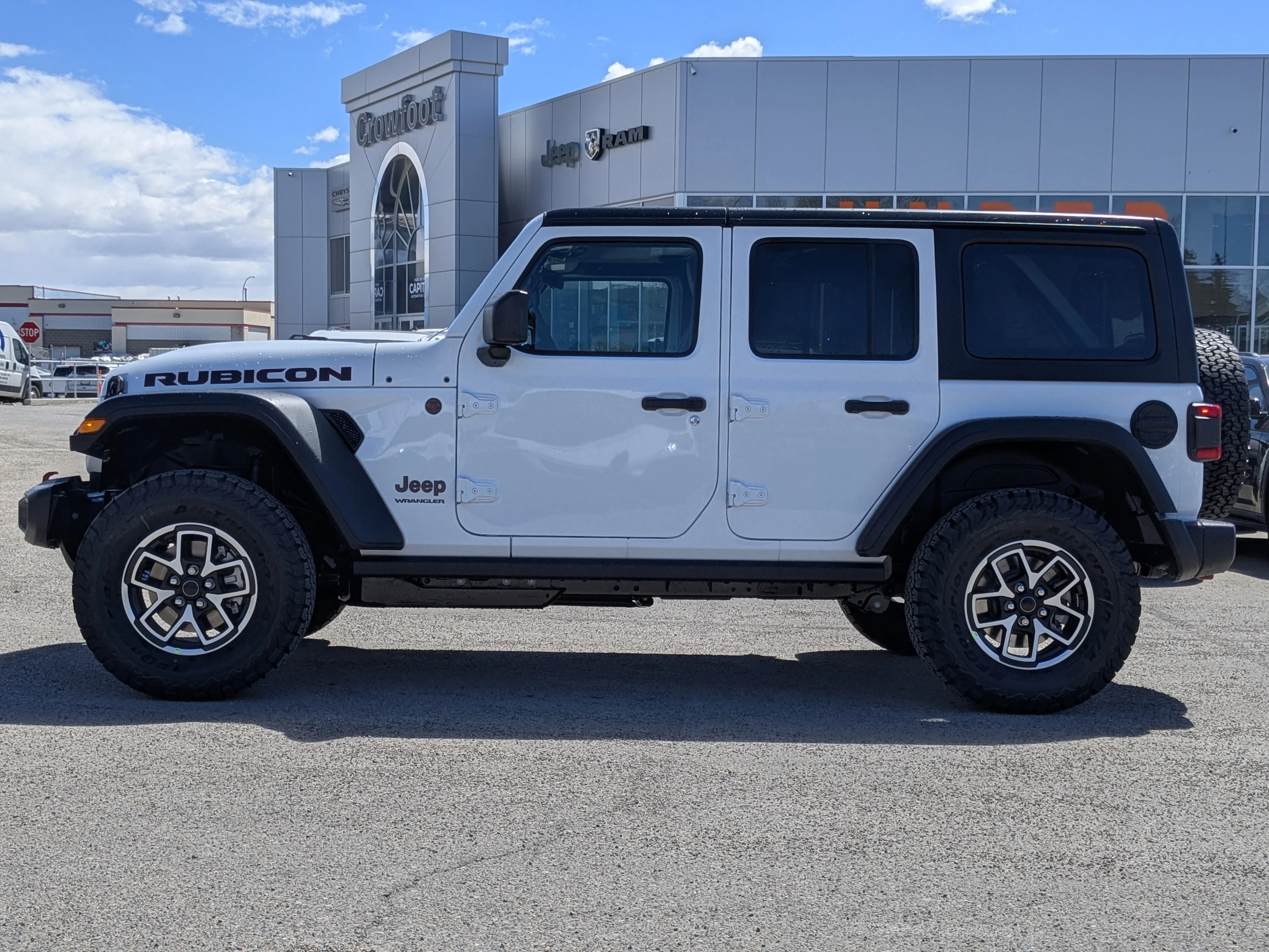 New 2026 White Jeep Rubicon - - 3.6L V6 - Nappa Leather - 3-Pc Hardtop - Steel Perf Hood - Safety & Conv Grps & More! image 5
