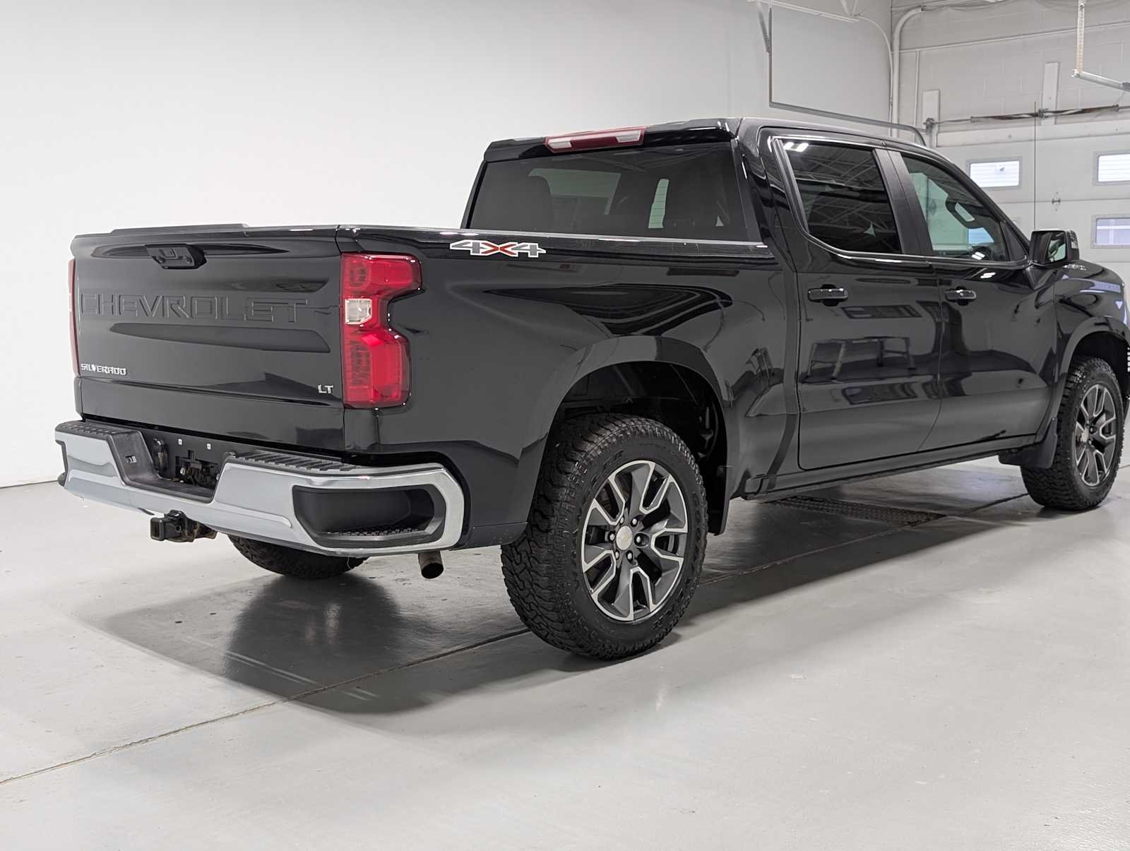Used 2022 Black Chevrolet LT image 8