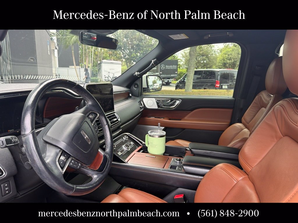 Used 2021 White Lincoln Reserve image 3