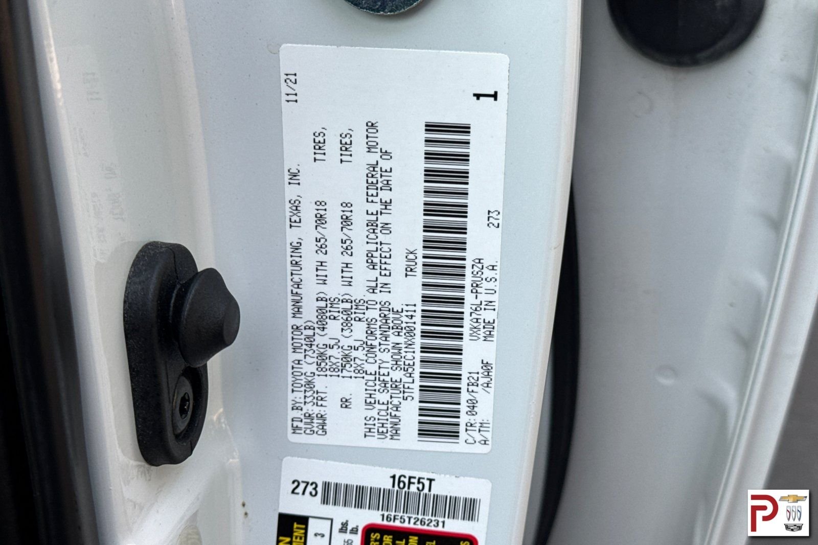 Used 2022 White Toyota SR5 image 34