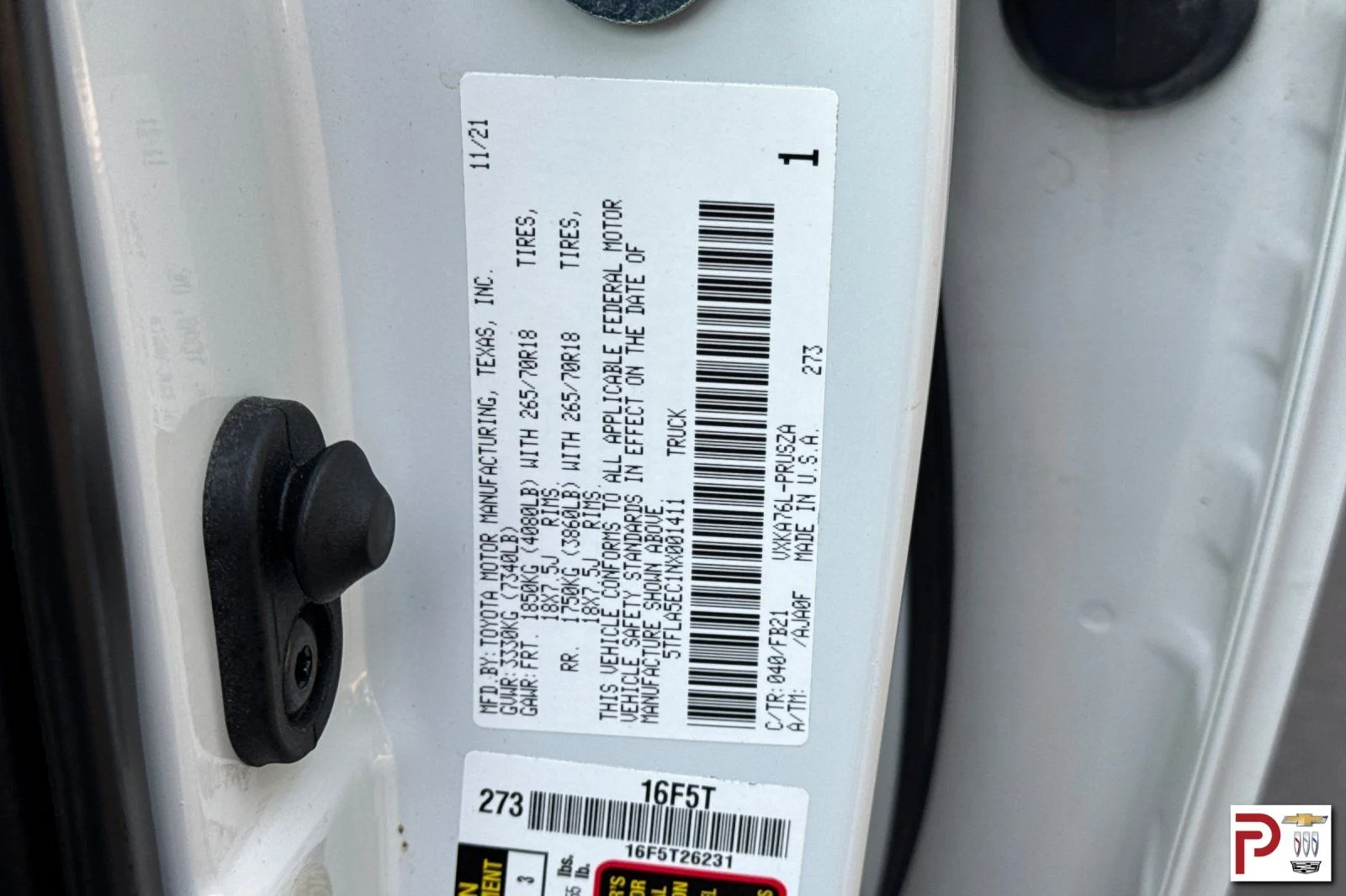 Used 2022 White Toyota SR5 image 34