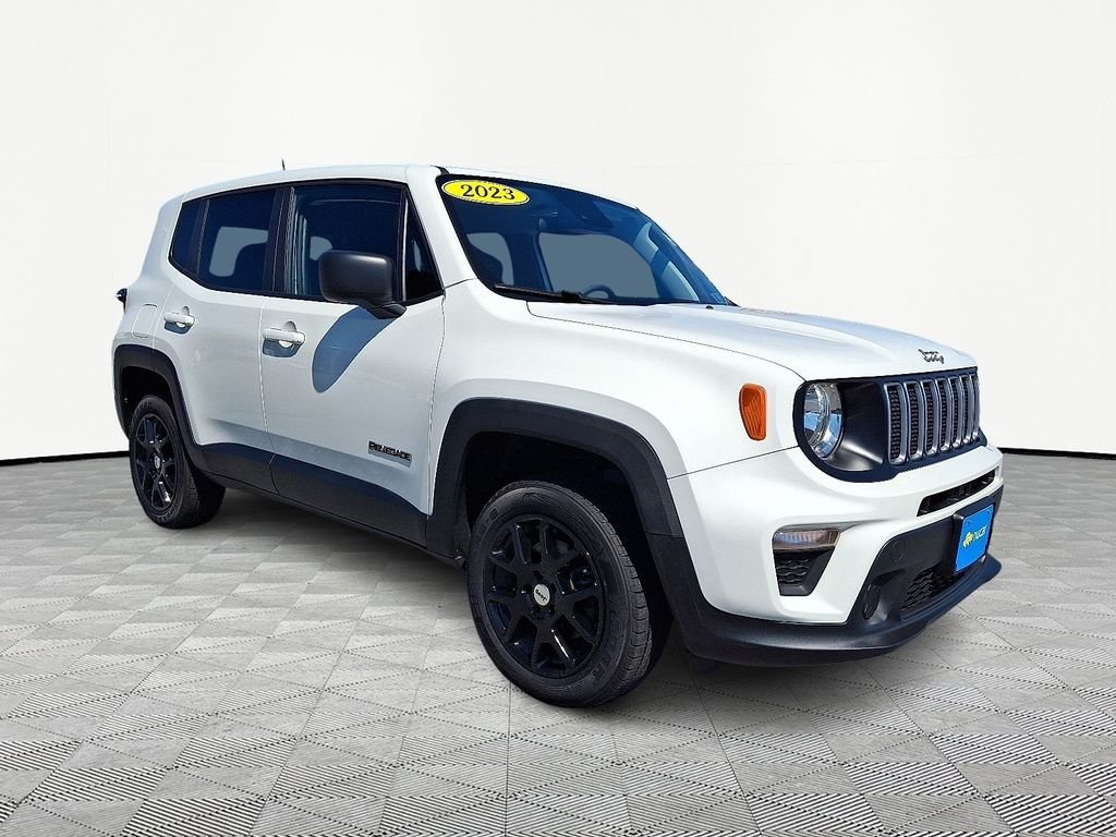 Used 2023 White Jeep Latitude image 1