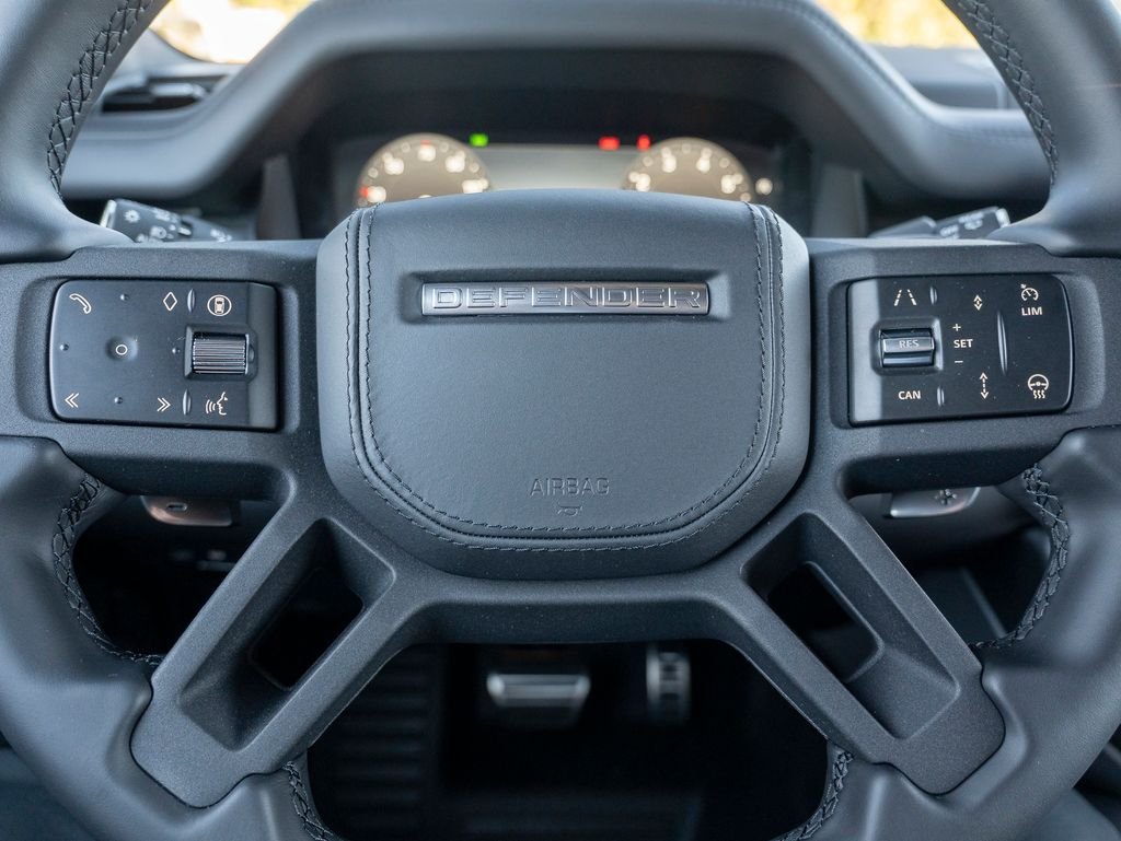 2026 Land Rover Defender V8 - Photo 14