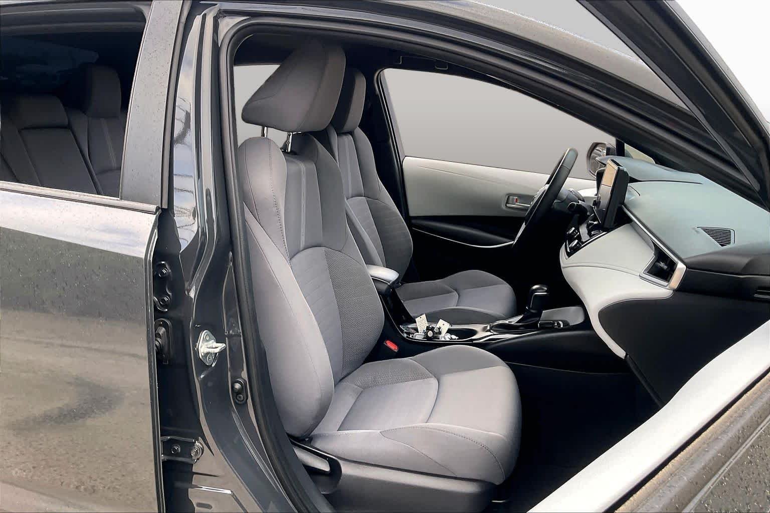 Used 2025 Underground Toyota Hybrid SE image 8