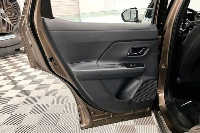 New 2027 Canyon Bronze Nissan S image 29