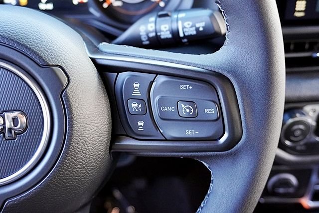 New 2026 Bright White Clear-Coat Exterior Paint Jeep Sport S image 44