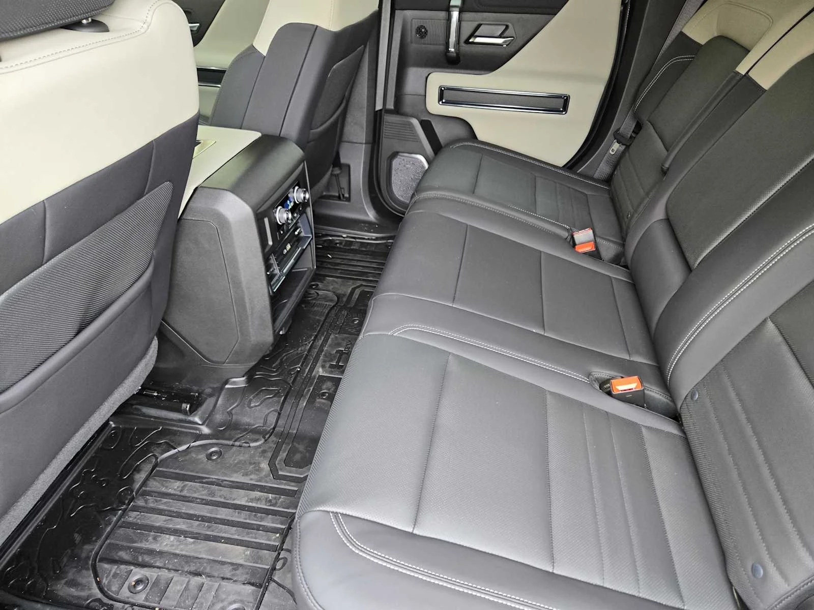 2026 GMC HUMMER EV 2X - Photo 18