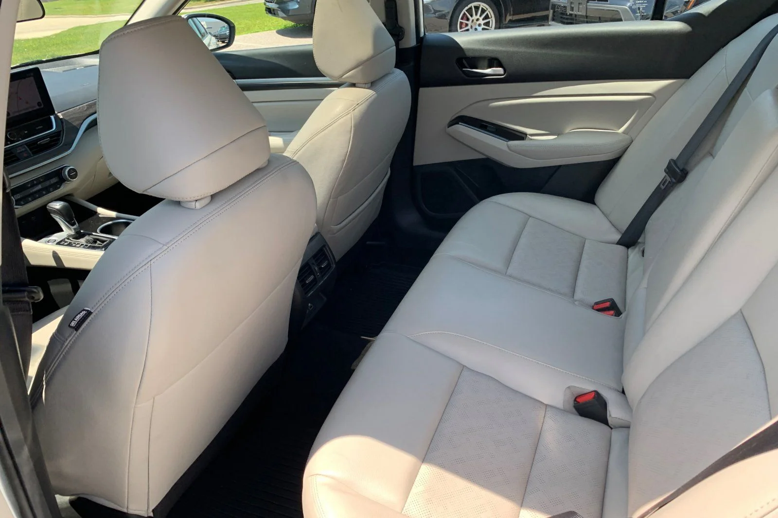Used 2024 White Nissan 2.5 SL image 14