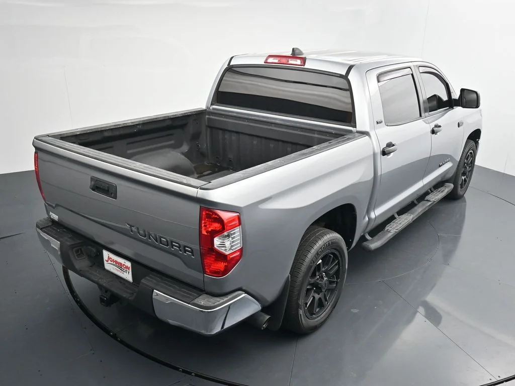 Used 2021 Silver Toyota SR5 image 26