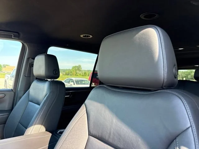 2025 Chevrolet Suburban Z71 - Photo 11