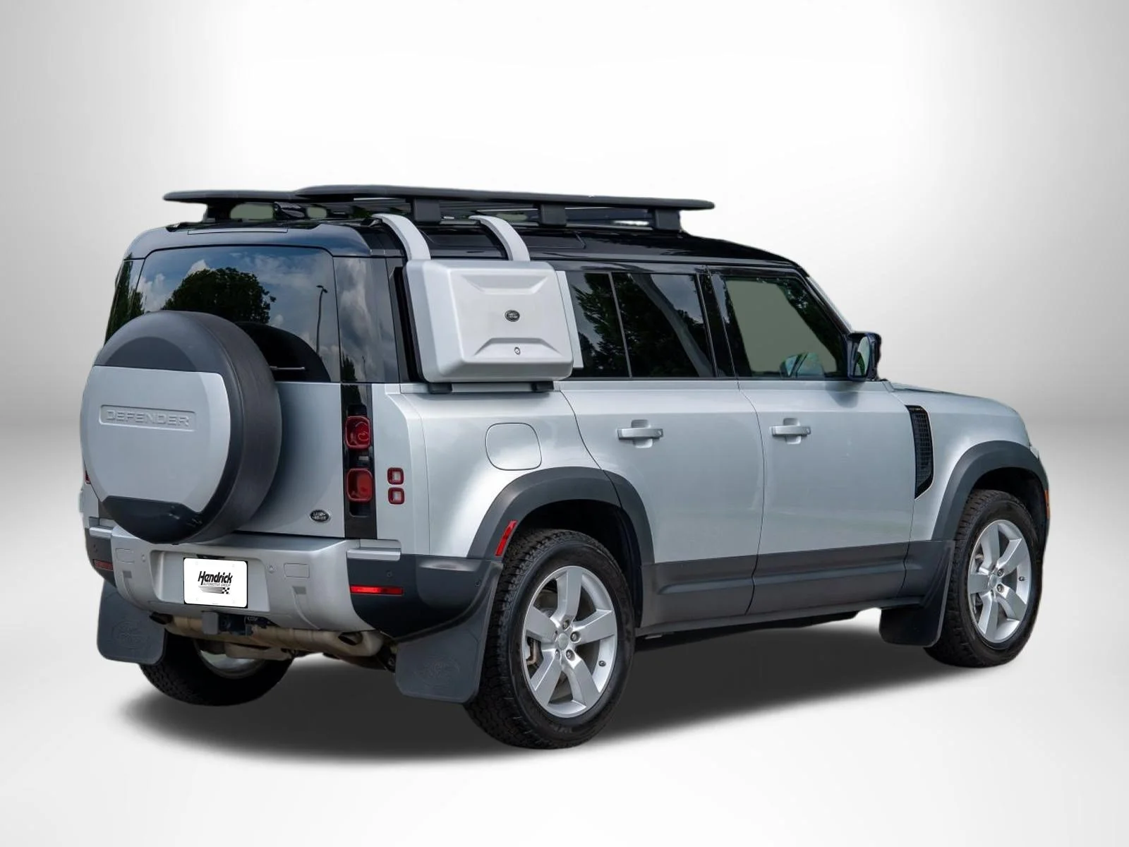 Used 2020 Silver Land Rover First Edition image 8
