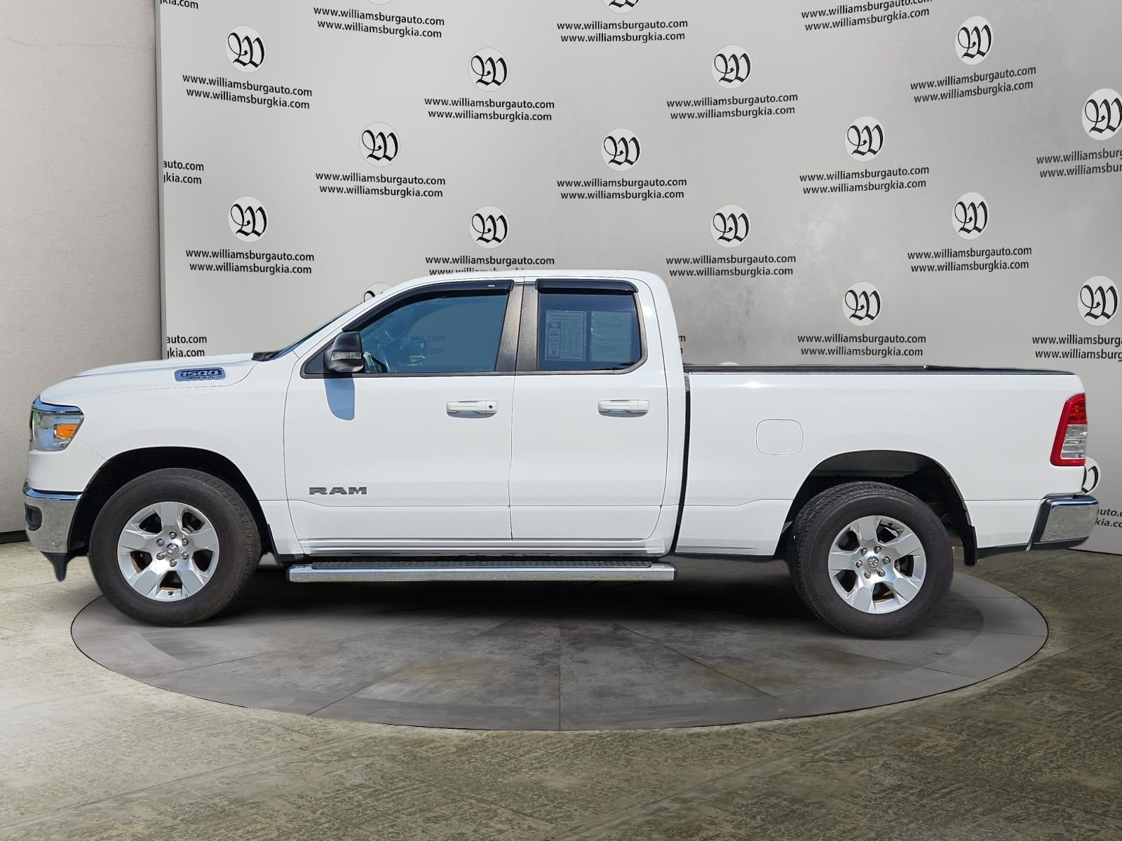 Used 2022 White Ram Big Horn/Lone Star image 2