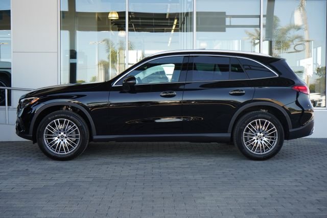 New 2026 Black Mercedes-Benz GLC 300 image 5