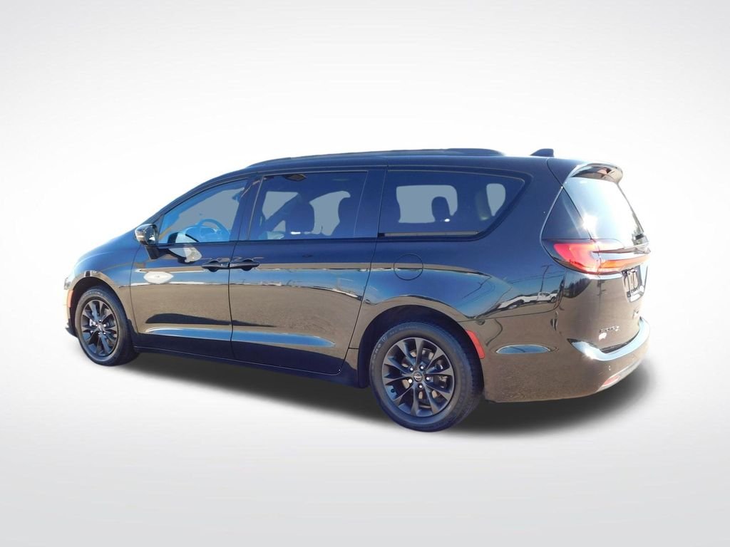 Used 2021 Black Chrysler Touring image 5