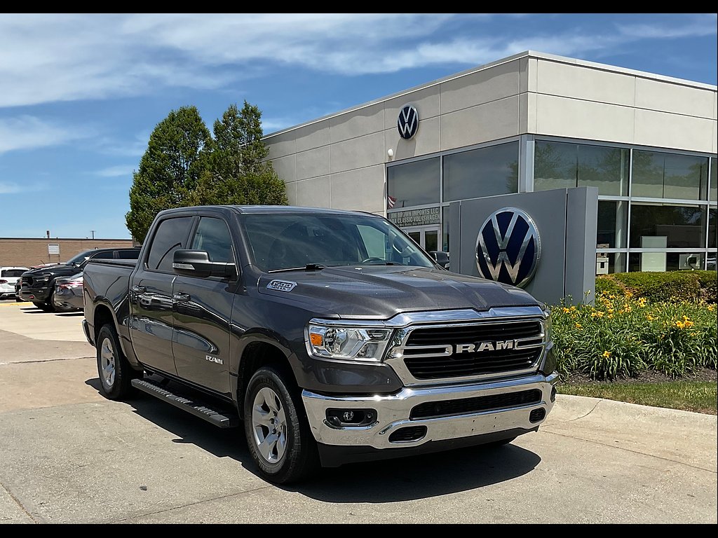 2019 RAM 1500 Big Horn/Lone Star 4x4 Crew Cab 5'7's photo