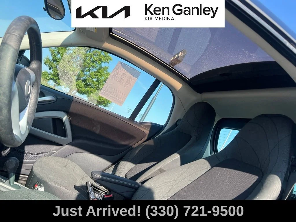 Used 2015 Gray smart Passion image 10