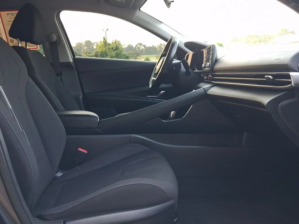 Used 2023 Portofino Gray Hyundai SEL image 32