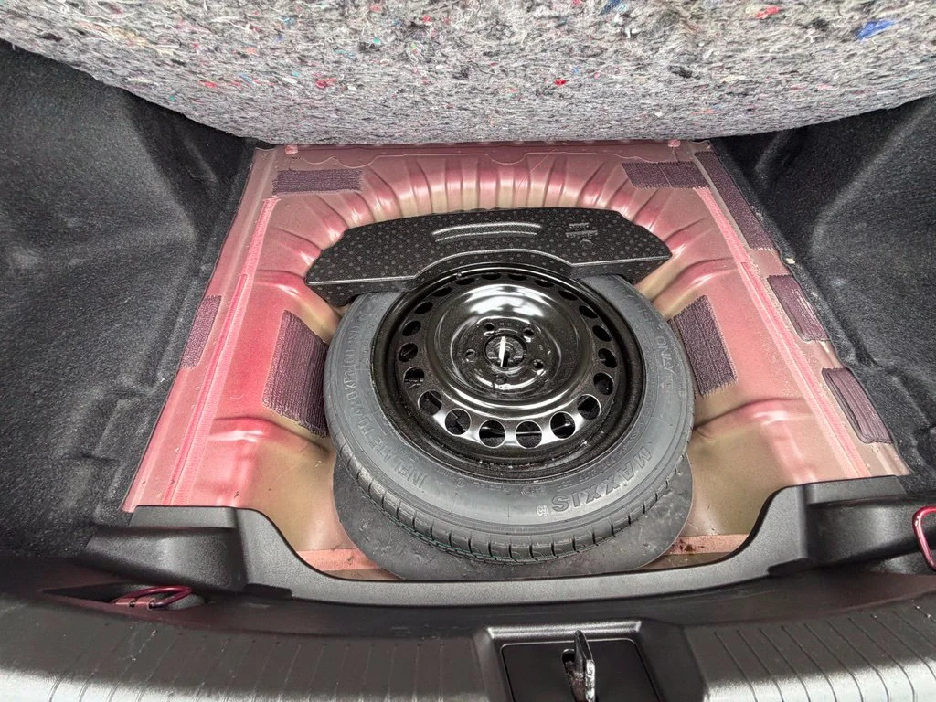 Used 2018 Red Chevrolet LT image 29