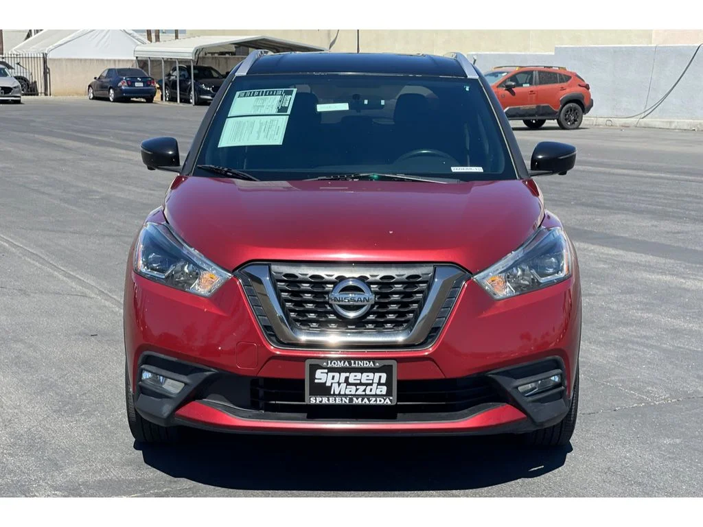Used 2018 Cayenne Red/Super Black Nissan SR image 9