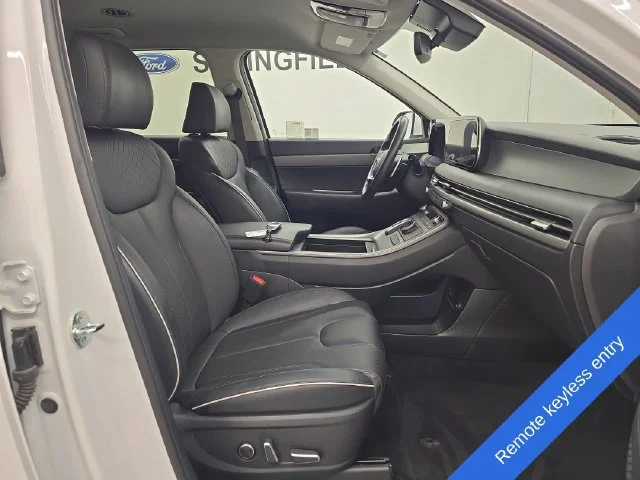 Used 2025 Hyper White Hyundai SEL image 9