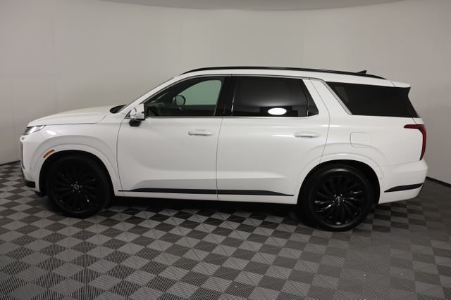 Used 2025 White Hyundai Calligraphy Night Edition image 5
