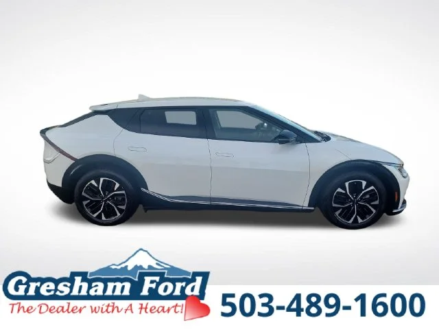 Used 2023 Snow White Pearl Kia Wind image 10