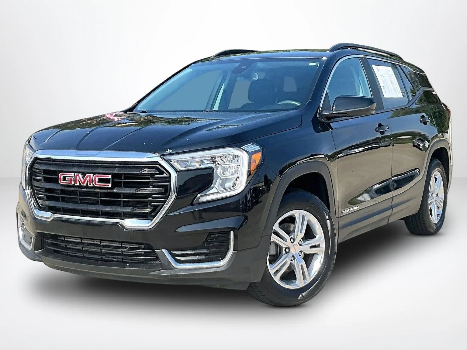 Used 2022 Black GMC SLE image 2