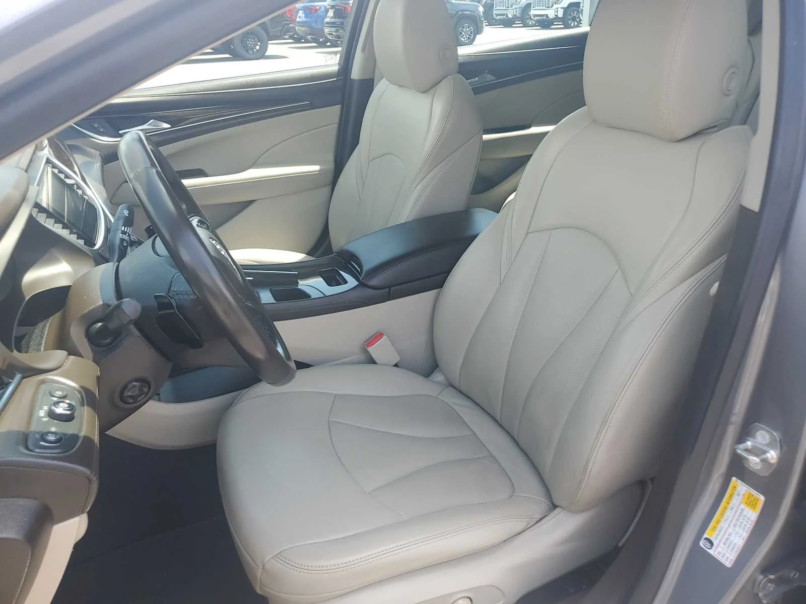 Used 2018 SATIN STEEL METALLIC Buick Essence image 22