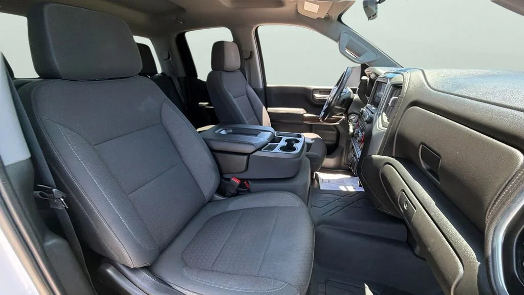 Used 2020 SUMMIT WHITE Chevrolet LT image 32