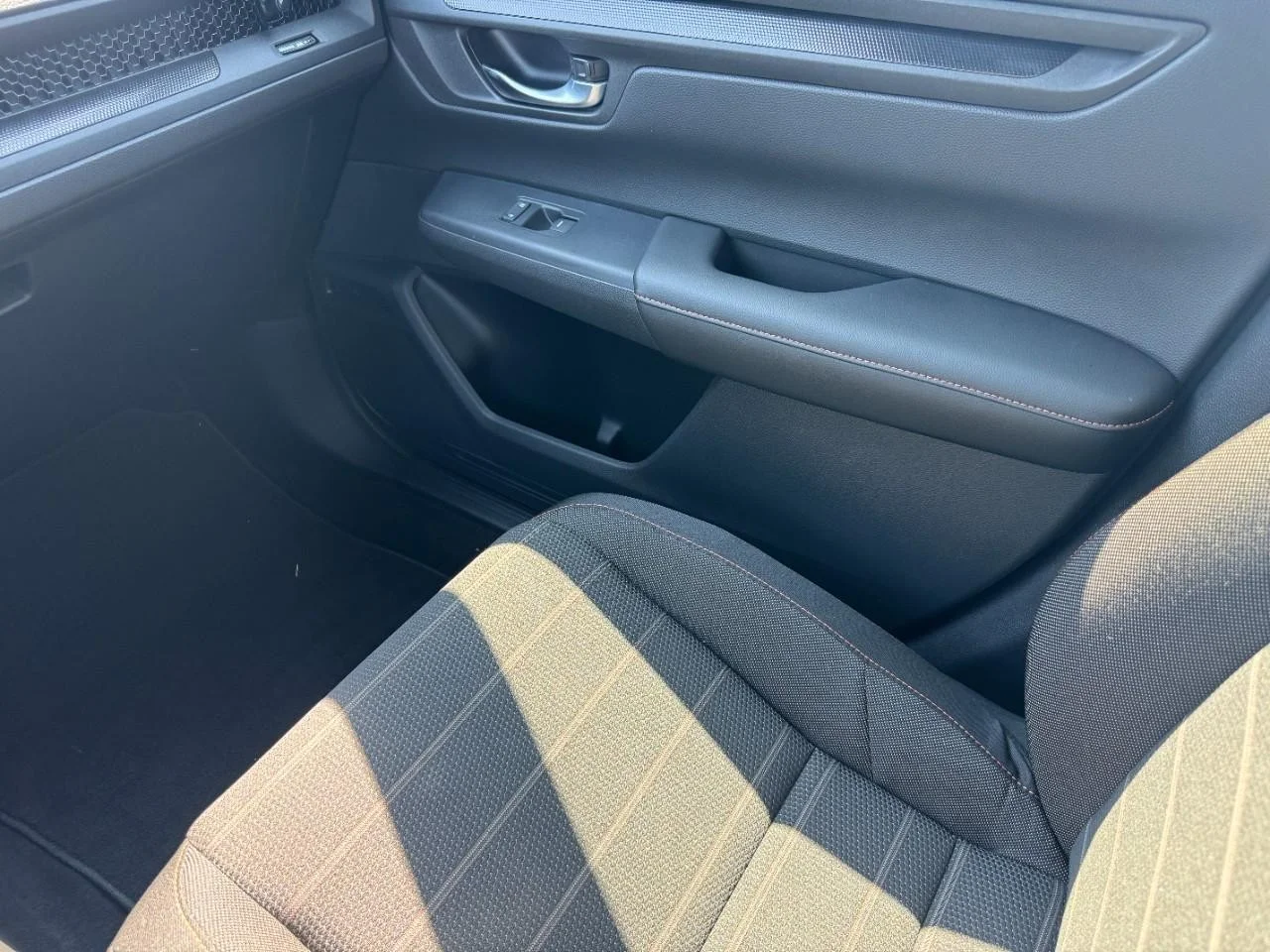 2025 Honda CR-V Sport - Photo 18