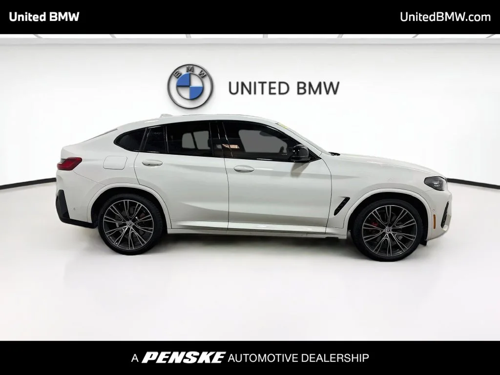 Used 2023 Alpine White BMW M40i image 4
