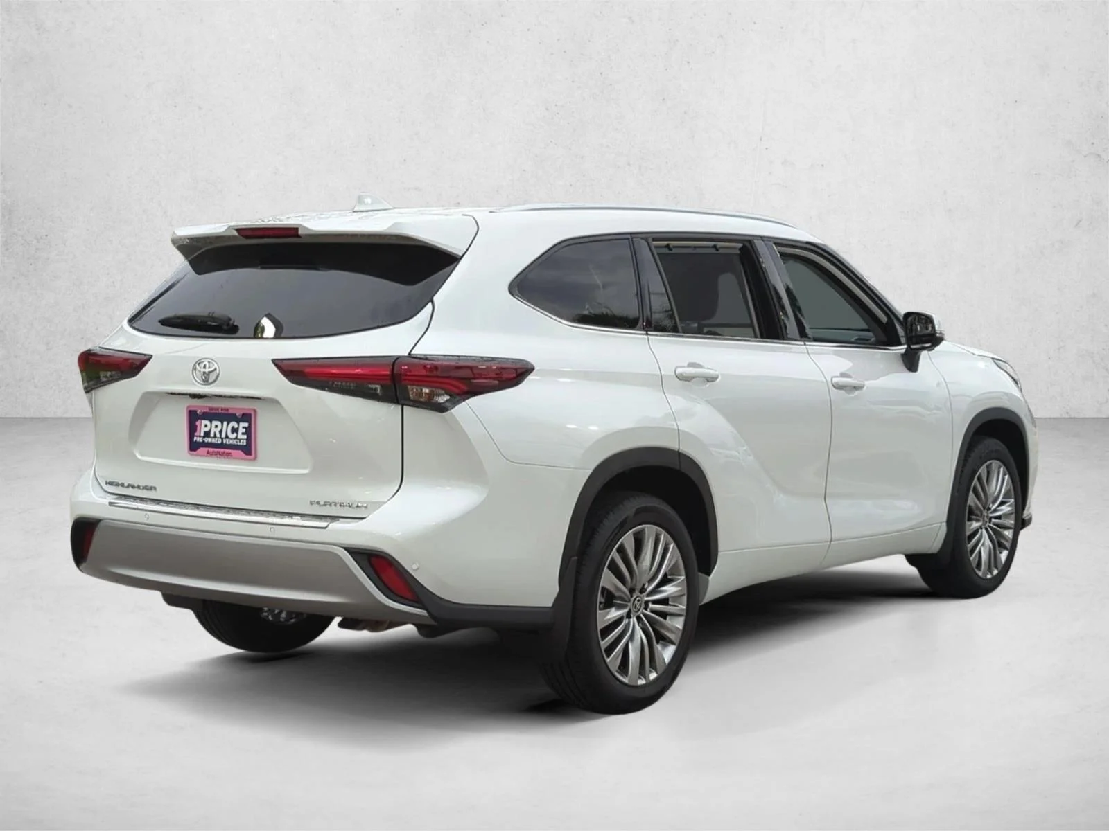 Used 2024 Wind Chill Pearl Toyota Platinum image 5