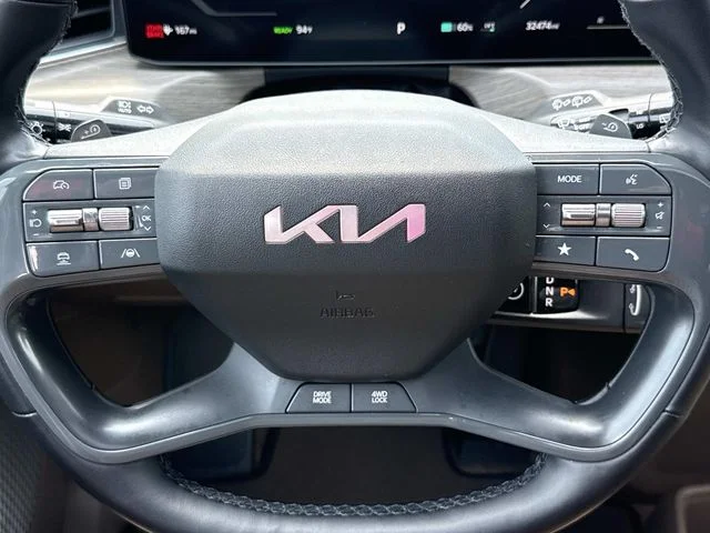 Used 2024  Kia Land image 16