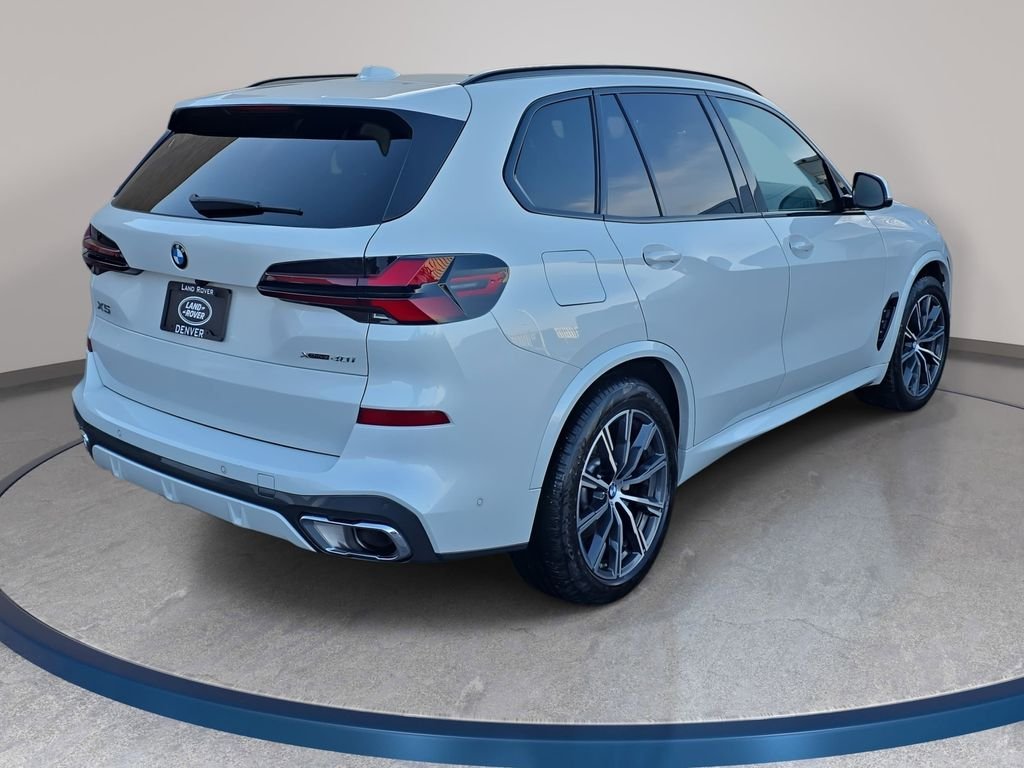 Used 2025 White BMW xDrive40i image 6