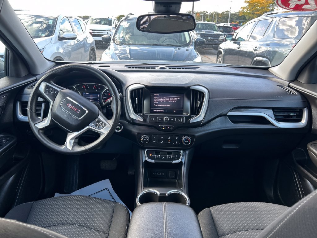 Used 2024 Silver GMC SLE image 18