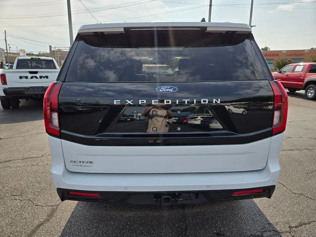 Used 2025 White Ford Active image 7