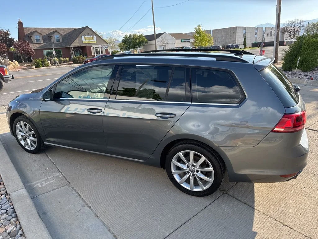 Used 2016 Gray Volkswagen SE image 4