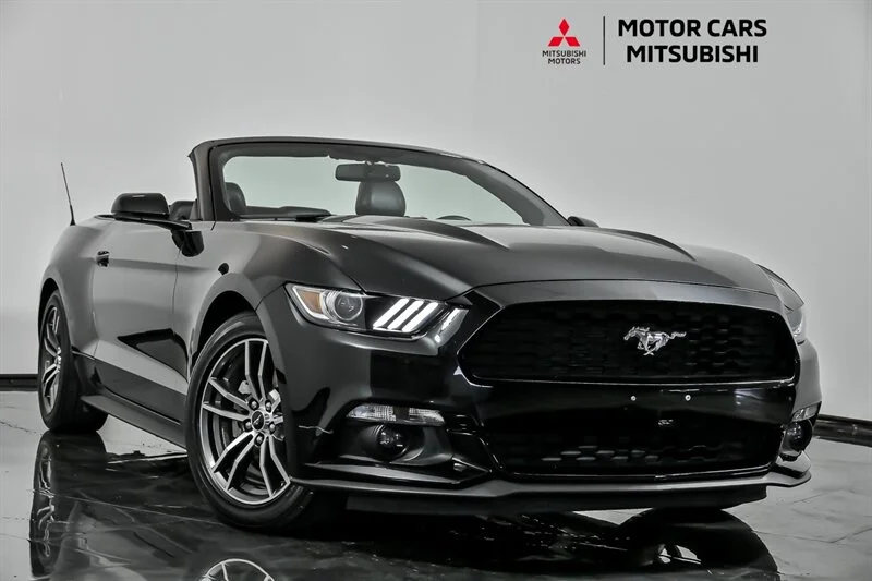 2017 Ford Mustang EcoBoost Convertible Premium's photo