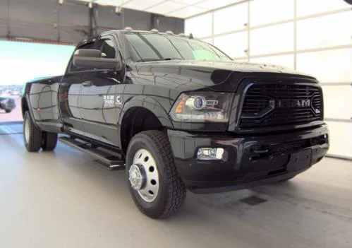 Used 2018  RAM Laramie image 2