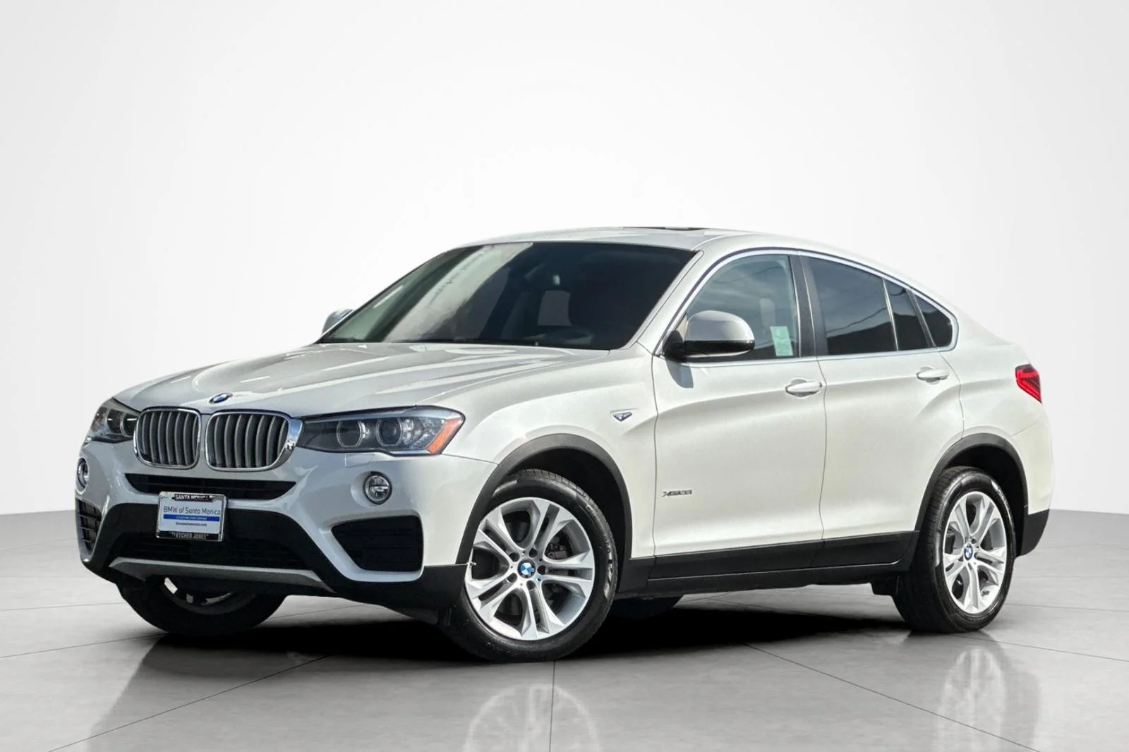 Used 2015 Mineral White Metallic BMW xDrive28i image 1