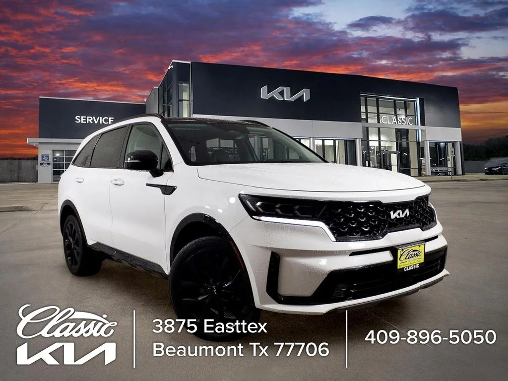 Used 2023 White Kia SX image 1